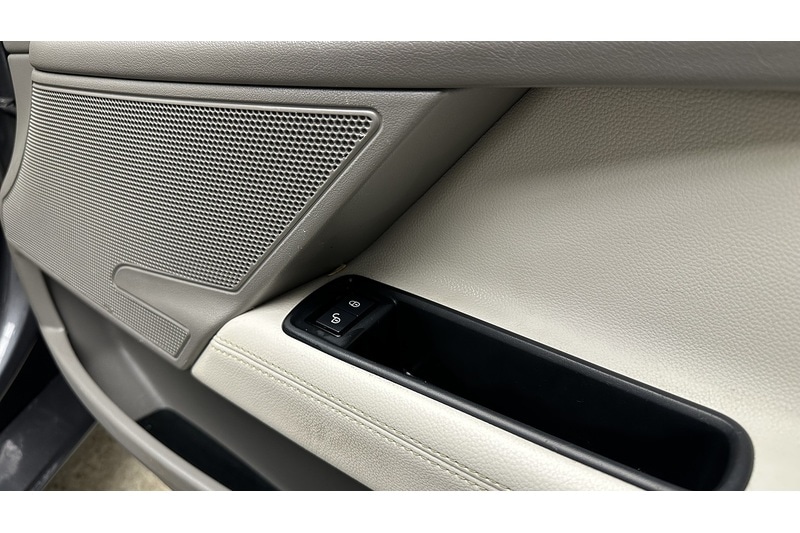 Used Jaguar XE 2015 for sale - 77153971: Photo 31