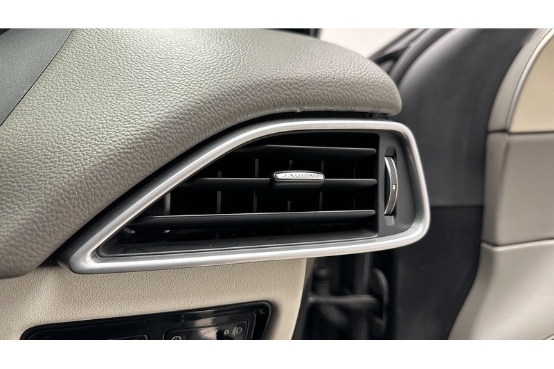 Used Jaguar XE 2015 for sale - 77153971: Photo 32