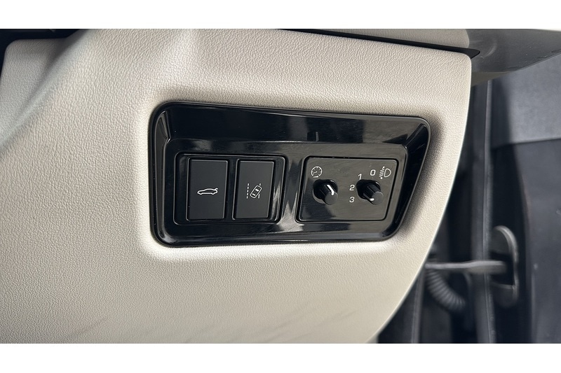 Used Jaguar XE 2015 for sale - 77153971: Photo 33