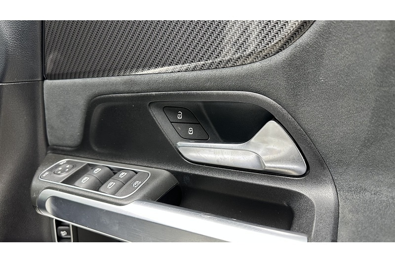 Used Mercedes-Benz GLB 2021 for sale - 77080623: Photo 31