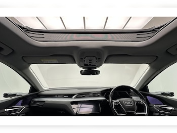 Used Audi e-tron 2019 for sale - 77012260: Photo