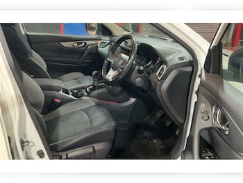 Used Nissan Qashqai 2017 for sale - 79340160: Photo