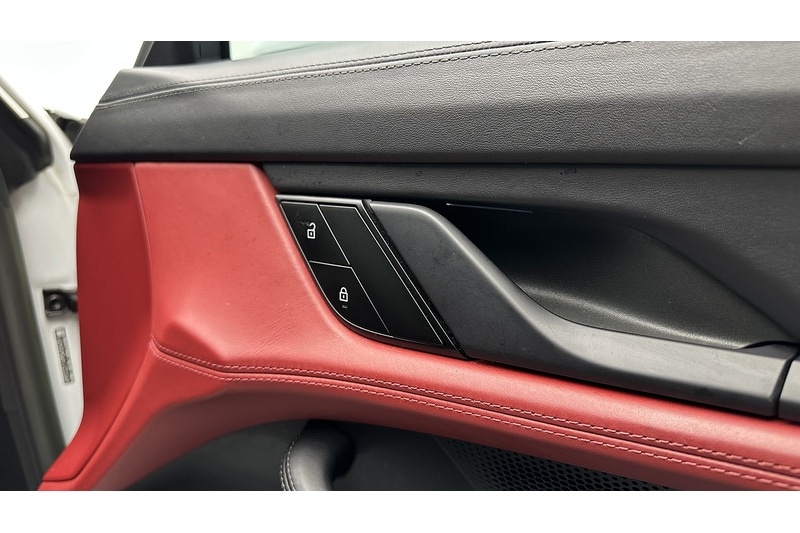 Used Porsche Taycan 2022 for sale - 77781136: Photo 30