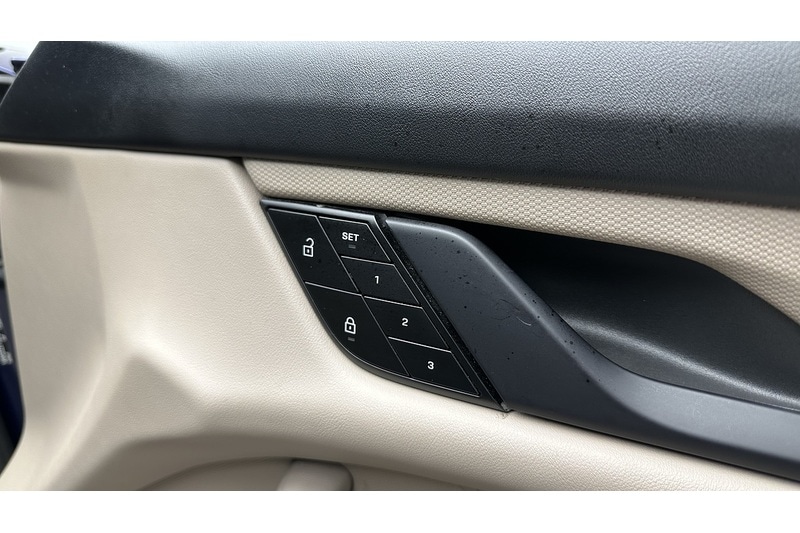 Used Porsche Taycan 2023 for sale - 78097535: Photo 29