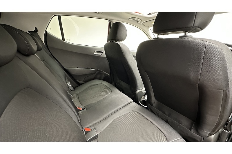 Used Hyundai i10 2019 for sale - 77298350: Photo 30