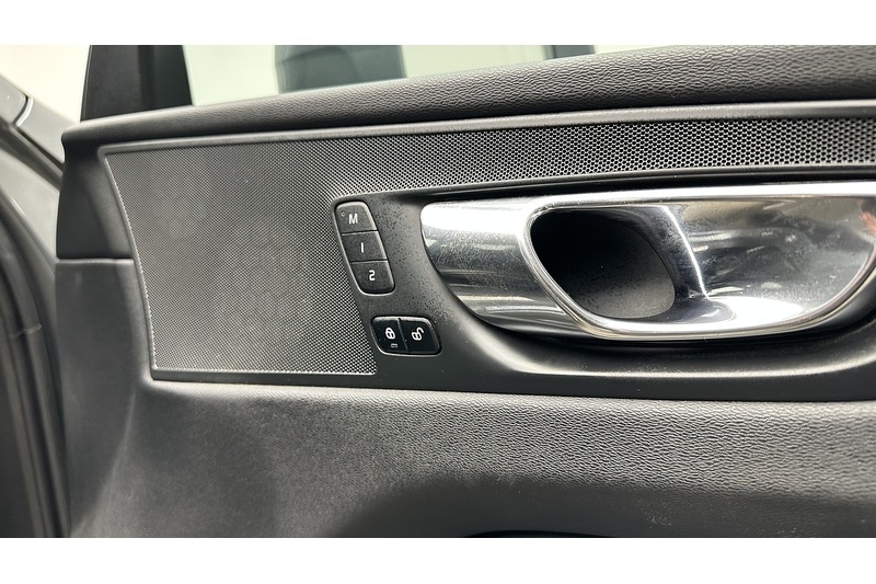 Used Volvo XC60 2019 for sale - 77168560: Photo 31