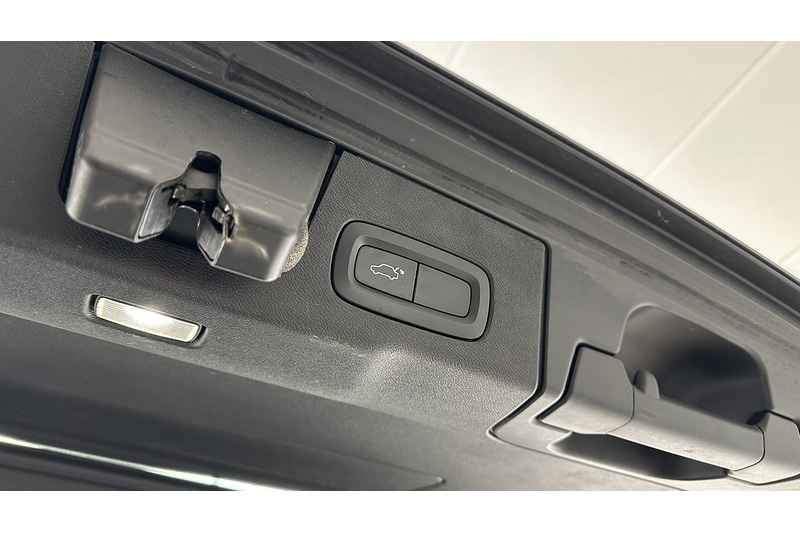 Used Volvo XC60 2019 for sale - 77168560: Photo 51