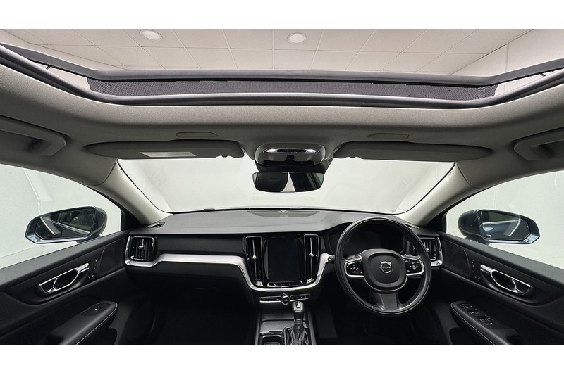 Used Volvo V60 2019 for sale - 77475584: Photo 2