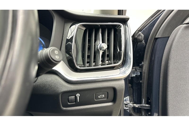 Used Volvo V60 2019 for sale - 77475584: Photo 38