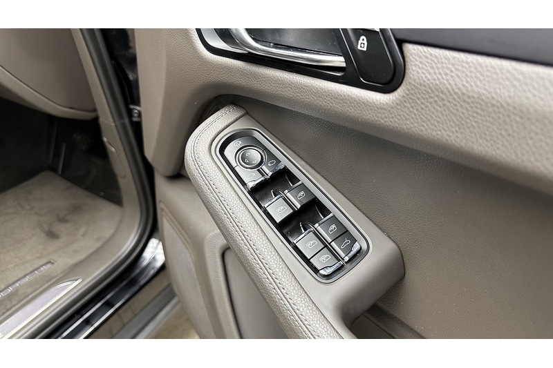 Used Porsche Macan 2023 for sale - 78197537: Photo 27