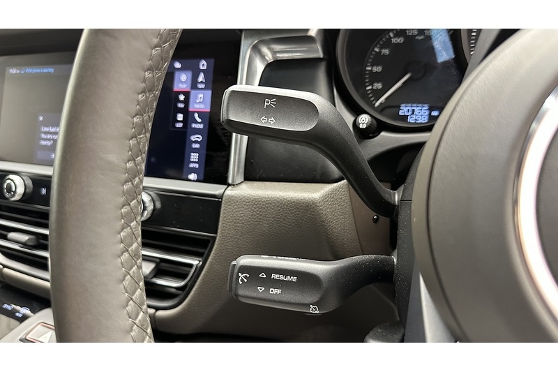 Used Porsche Macan 2023 for sale - 78197537: Photo 32