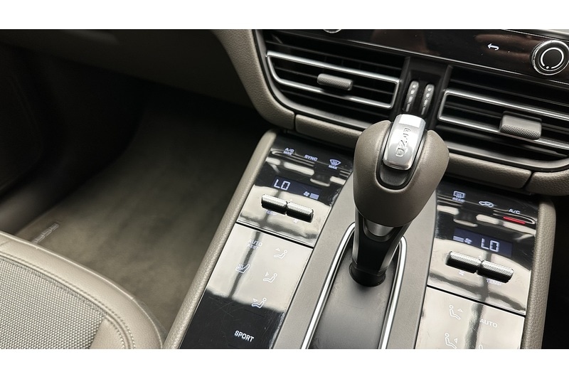 Used Porsche Macan 2023 for sale - 78197537: Photo 48