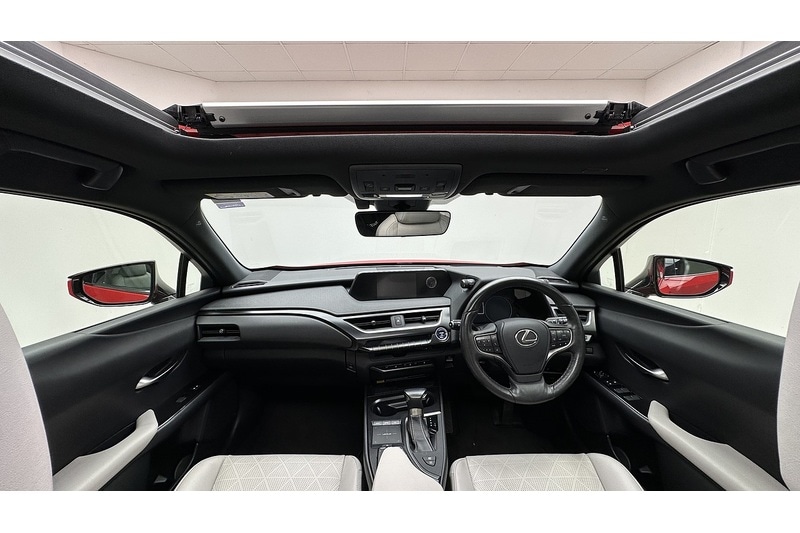 Used Lexus UX 2020 for sale - 76784607: Photo 2