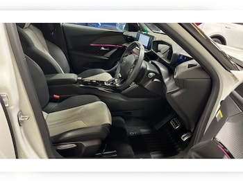 Used Peugeot E-2008 2020 for sale - 79301203: Photo