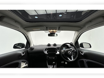 Used smart fortwo 2021 for sale - 76958501: Photo