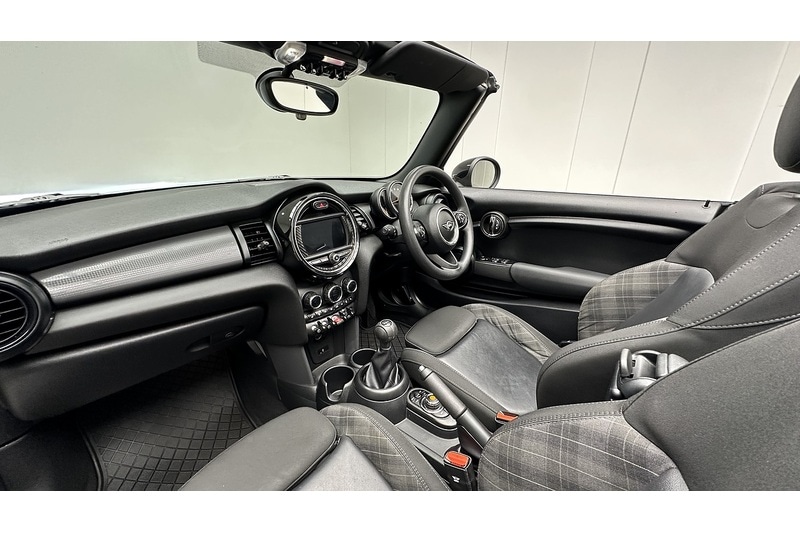 Used MINI Convertible 2018 for sale - 76784605: Photo 20