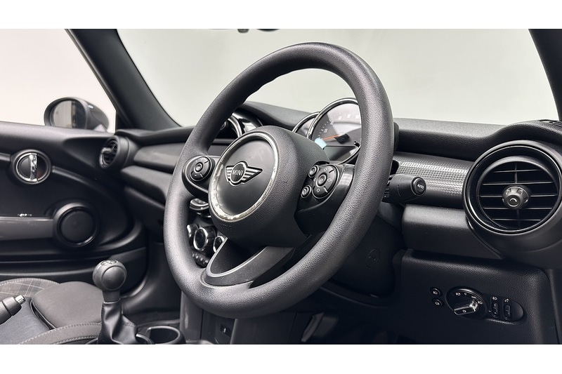 Used MINI Convertible 2018 for sale - 76784605: Photo 29