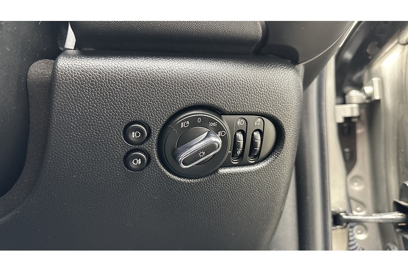 Used MINI Convertible 2018 for sale - 76784605: Photo 33