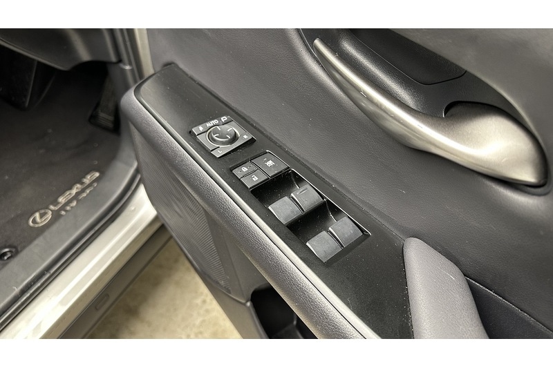 Used Lexus UX 2024 for sale - 77283777: Photo 32