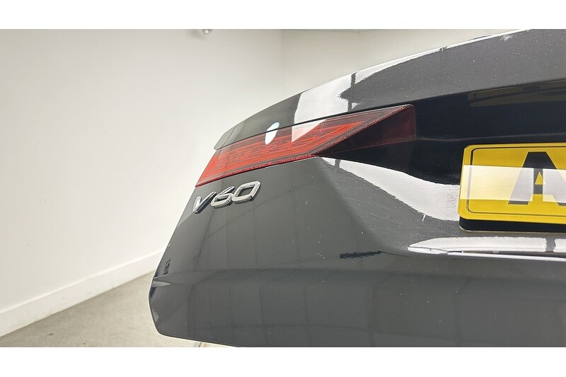 Used Volvo V60 2018 for sale - 77937348: Photo 14