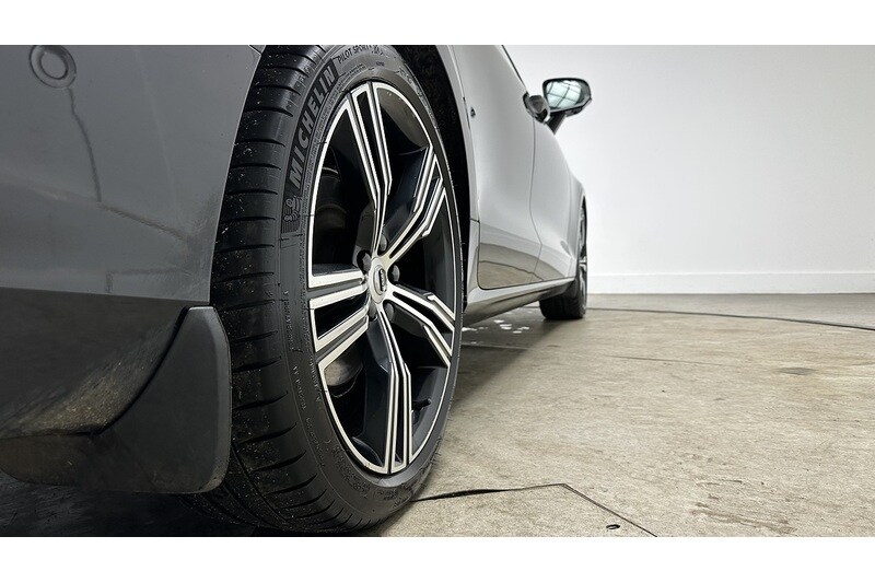 Used Volvo V60 2018 for sale - 77937348: Photo 16