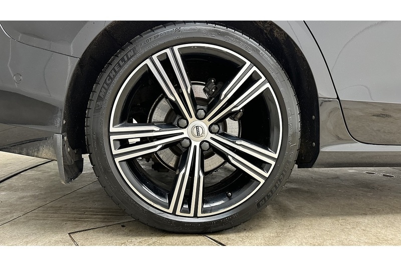 Used Volvo V60 2018 for sale - 77937348: Photo 17