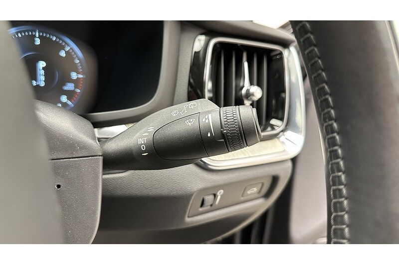 Used Volvo V60 2018 for sale - 77937348: Photo 41