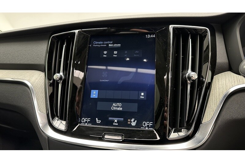 Used Volvo V60 2018 for sale - 77937348: Photo 47