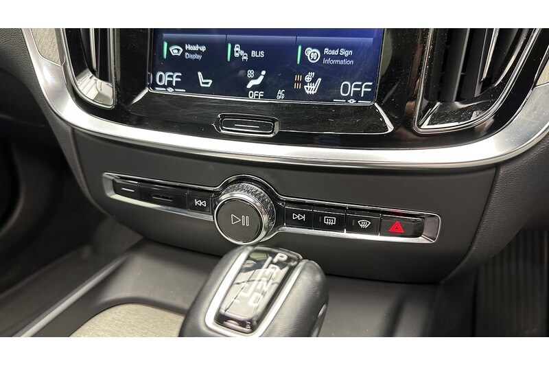 Used Volvo V60 2018 for sale - 77937348: Photo 52