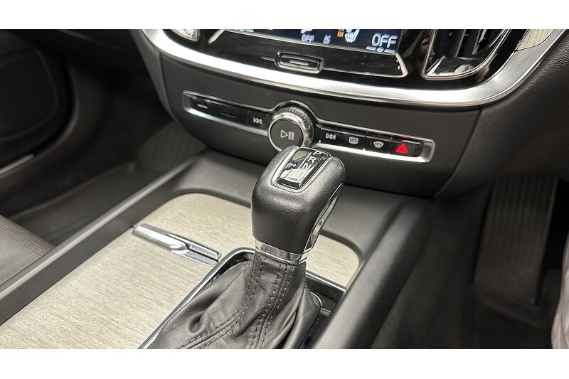 Used Volvo V60 2018 for sale - 77937348: Photo 53