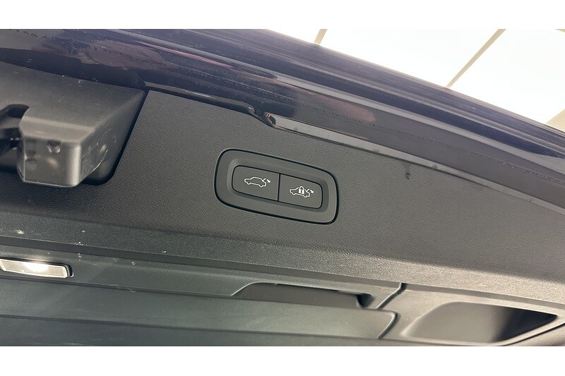 Used Volvo V60 2018 for sale - 77937348: Photo 58