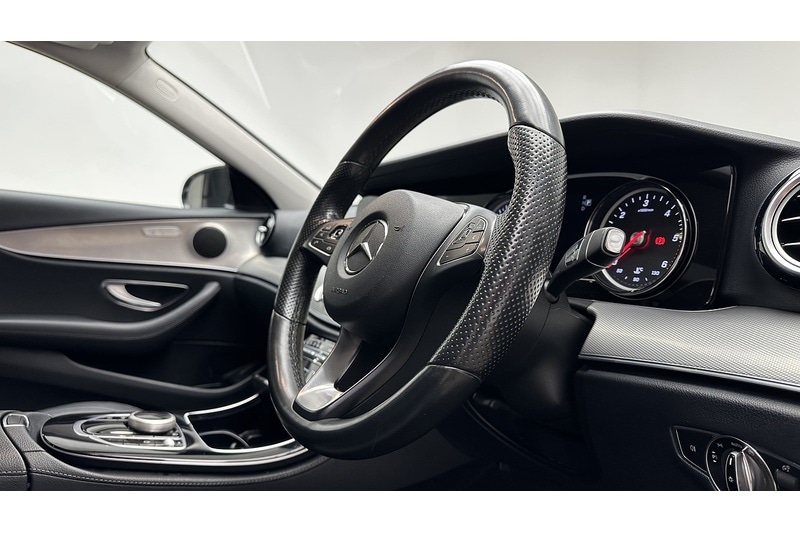 Used Mercedes-Benz E Class 2017 for sale - 76784331: Photo 32