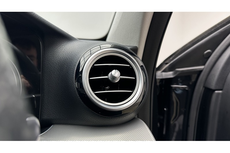 Used Mercedes-Benz E Class 2017 for sale - 76784331: Photo 35