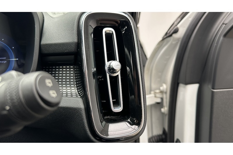 Used Volvo XC40 2021 for sale - 77437764: Photo 41