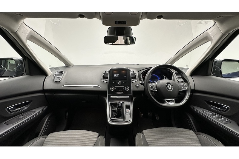 Used Renault Scenic 2019 for sale - 76784421: Photo 2