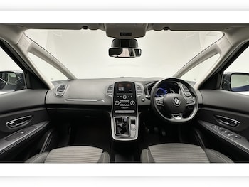 Used Renault Scenic 2019 for sale - 76784421: Photo