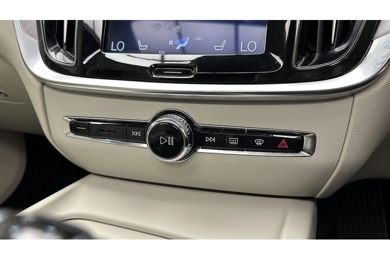 Used Volvo V60 2019 for sale - 76784300: Photo 55