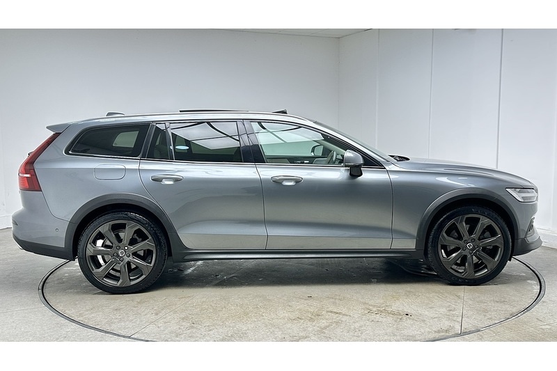 Used Volvo V60 2019 for sale - 76784300: Photo 6