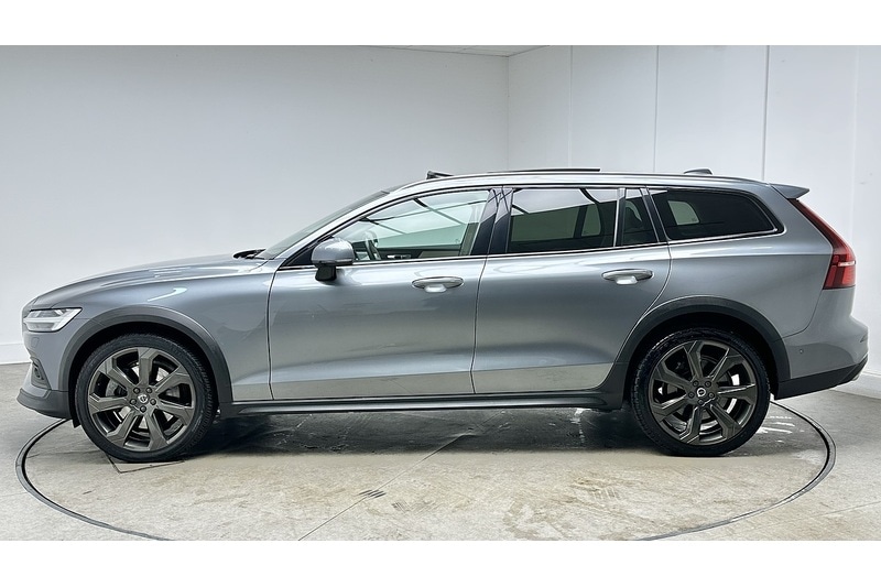 Used Volvo V60 2019 for sale - 76784300: Photo 8