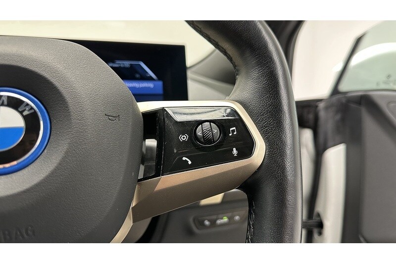 Used BMW iX 2022 for sale - 77850923: Photo 43