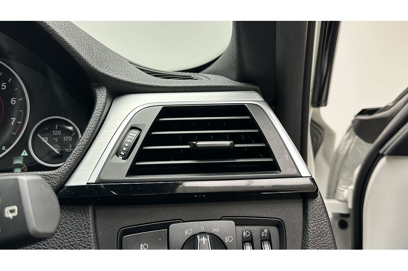 Used BMW 3 Series 2018 for sale - 76784333: Photo 34