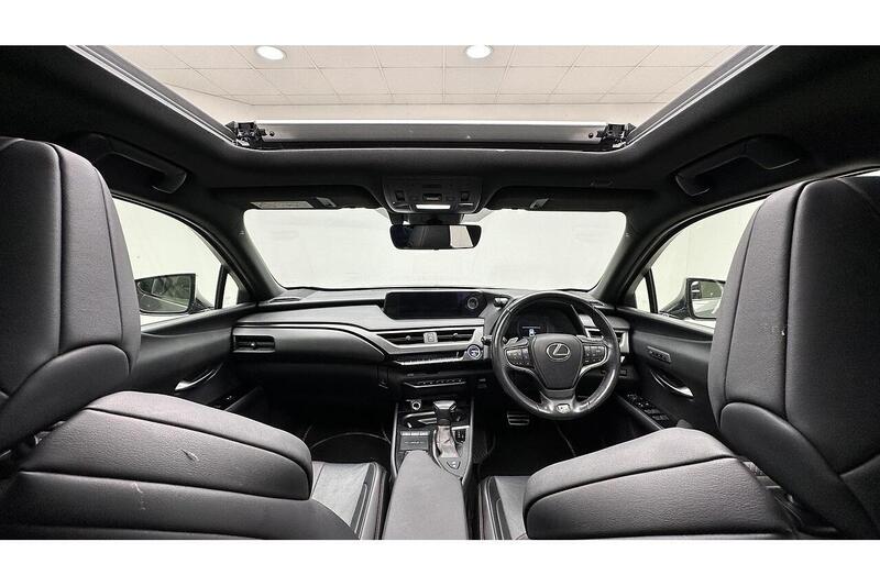 Used Lexus UX 2019 for sale - 76784533: Photo 2