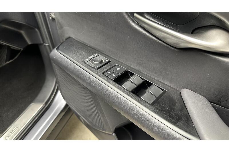 Used Lexus UX 2019 for sale - 76784533: Photo 40