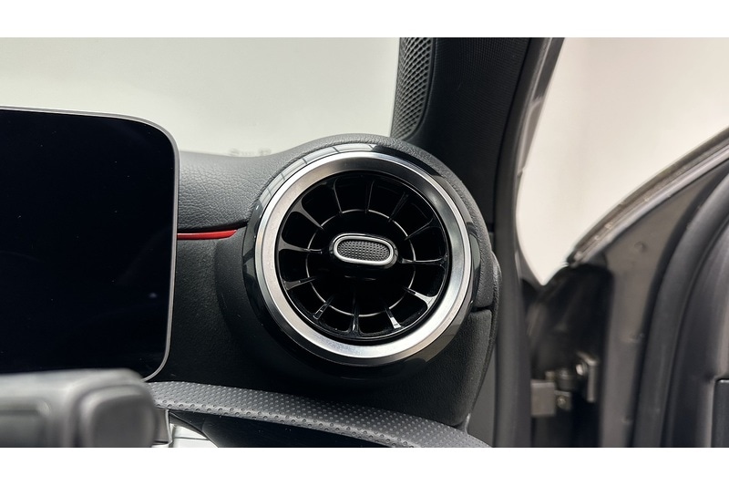 Used Mercedes-Benz A-Class 2018 for sale - 76784485: Photo 34