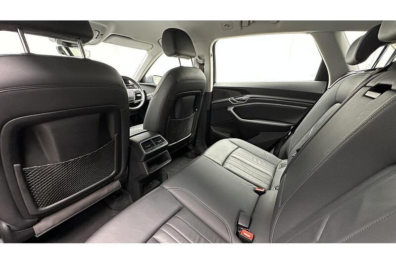 Used Audi Q8 2023 for sale - 76784537: Photo 25