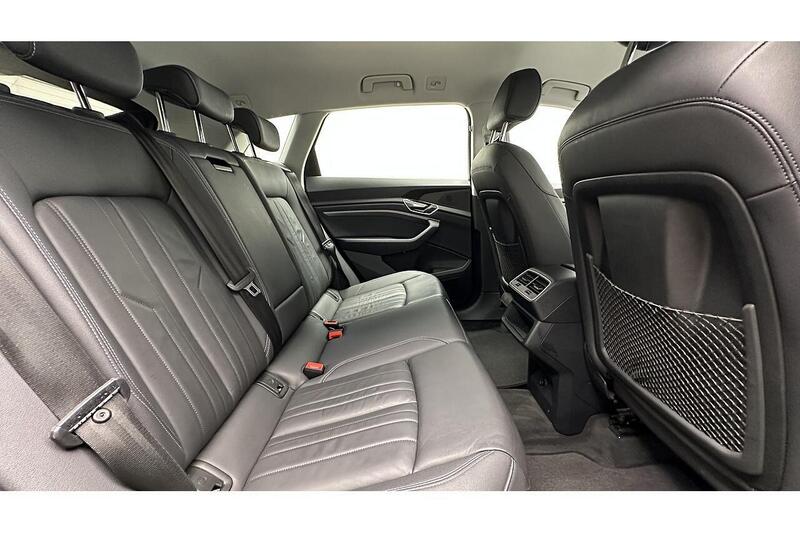 Used Audi Q8 2023 for sale - 76784537: Photo 26