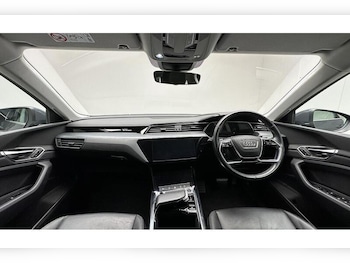 Used Audi Q8 2023 for sale - 76784537: Photo