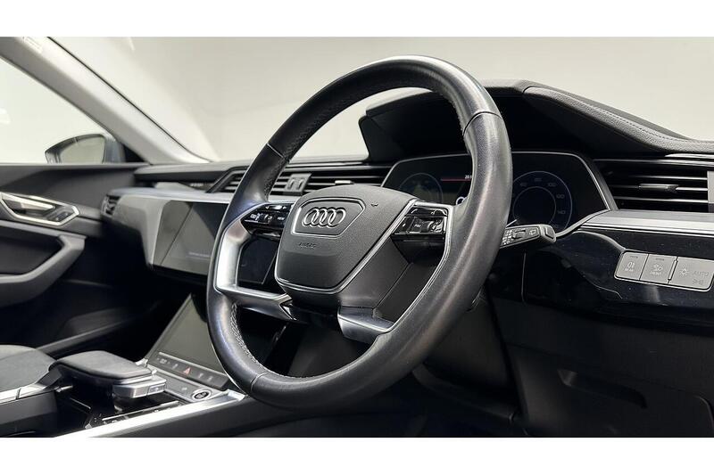 Used Audi Q8 2023 for sale - 76784537: Photo 30