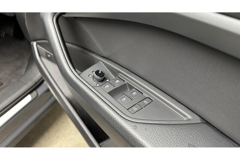 Used Audi Q8 2023 for sale - 76784537: Photo 31