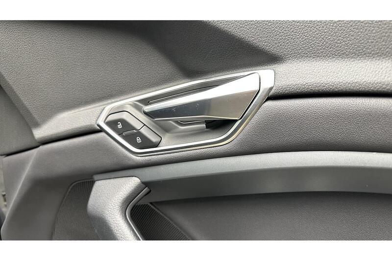 Used Audi Q8 2023 for sale - 76784537: Photo 32